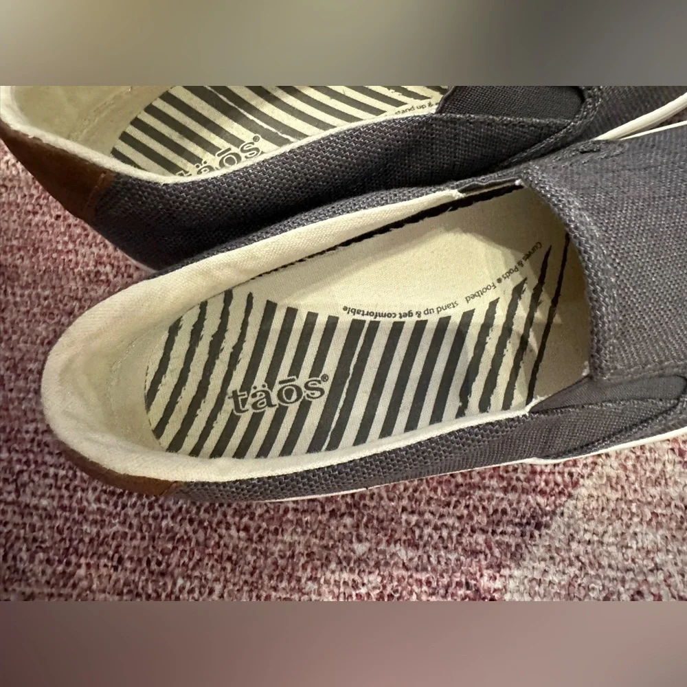 Taos slip on grey hutch hut canvas preppy sneakers men’s 9.5